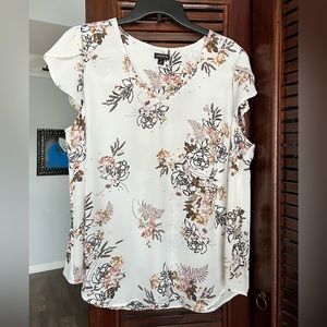 Torrid flutter sleeve blouse
